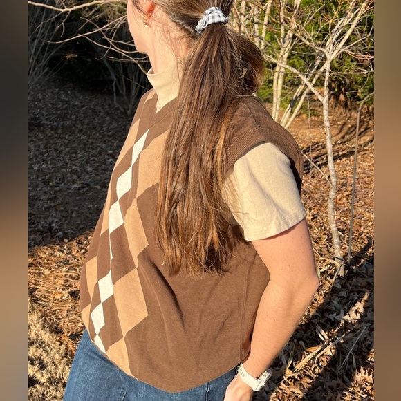 Saddlebred Brown Diamond Vest - Picture 3 of 6